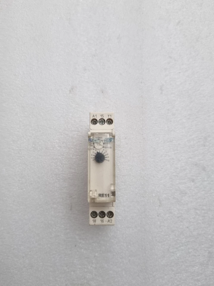 SCHNEIDER TELEMECANIQUE RE11 RA MU 0,1s-100h MODULE (USED) Fast Ship